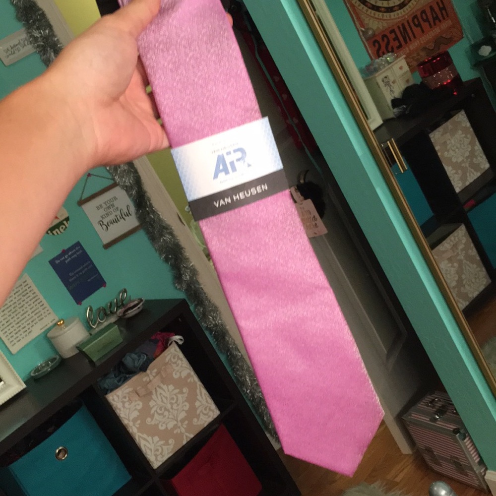 Van Heusen Pink Tie